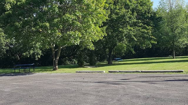 Parc Chesser Park - Plantagenet Park & Ride - Image 1