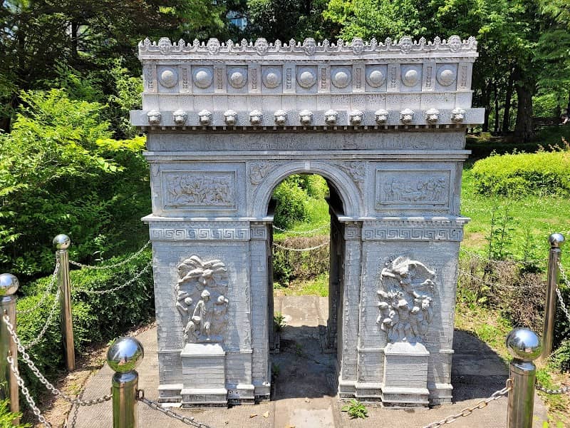 Paris Park - Image 1