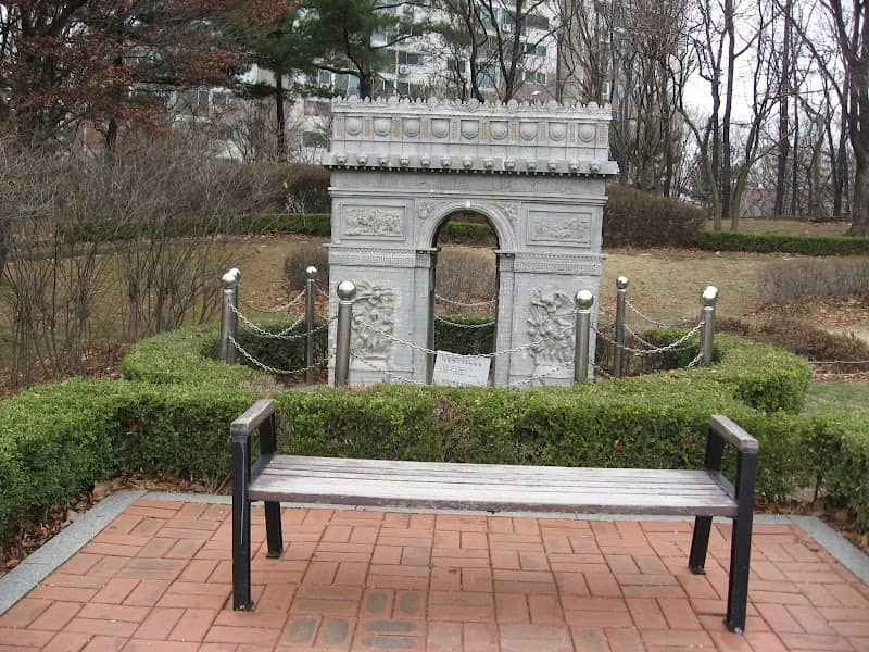 Paris Park - Image 2