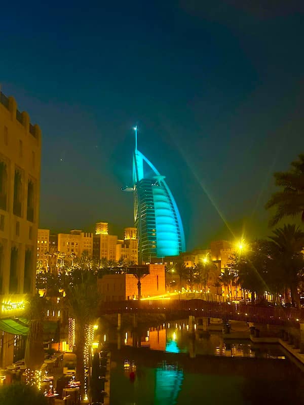 Burj Al Arab Corniche - Image 3
