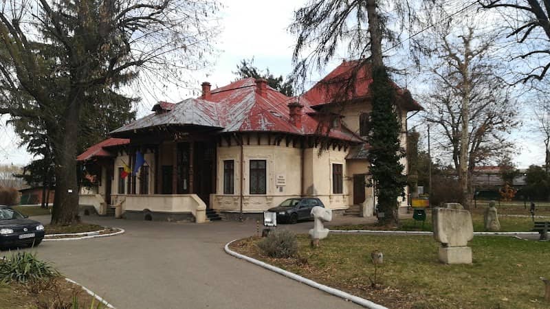 Muzeul Scriitorilor Dâmboviţeni - Image 2
