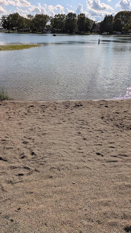 Waubee Lake access/beach - Image 1