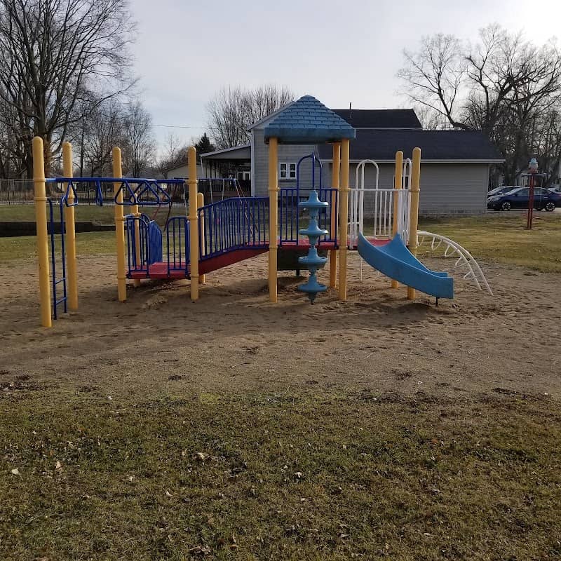 Ross Mansion Park - Image 2