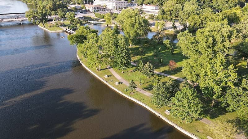 Island Park - Image 2