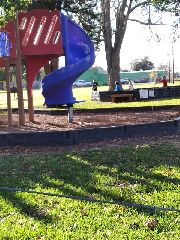 Amistad Park - Image 1