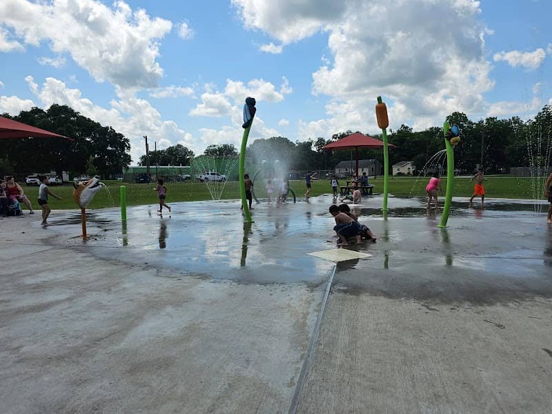 Amistad Park - Image 2