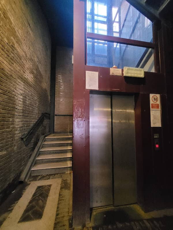 Ascensore fino h19.30 - Image 1