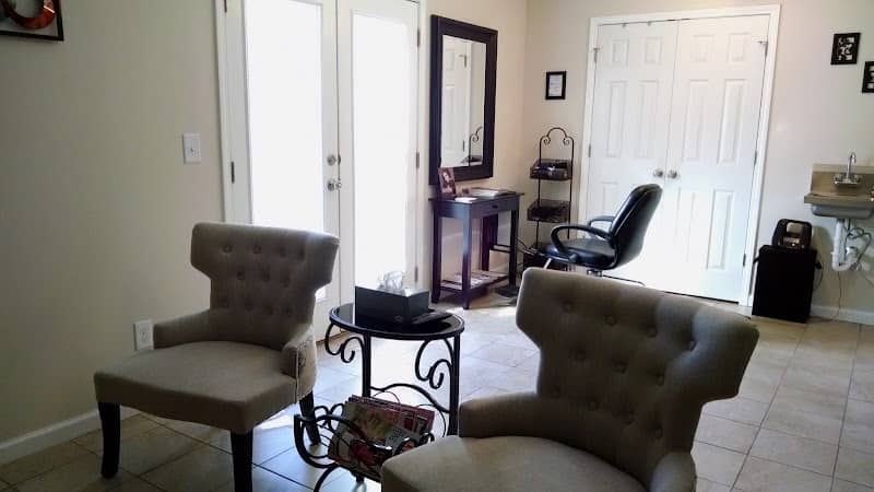 A Mane Attraction Salon - Image 1