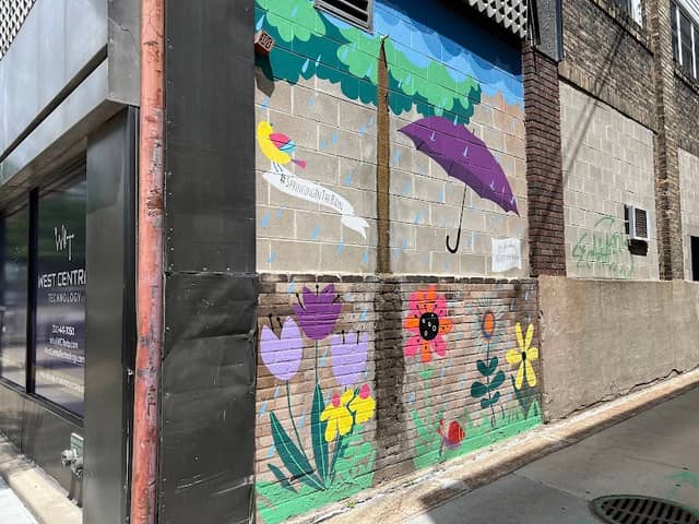 Mural Alley - Image 1