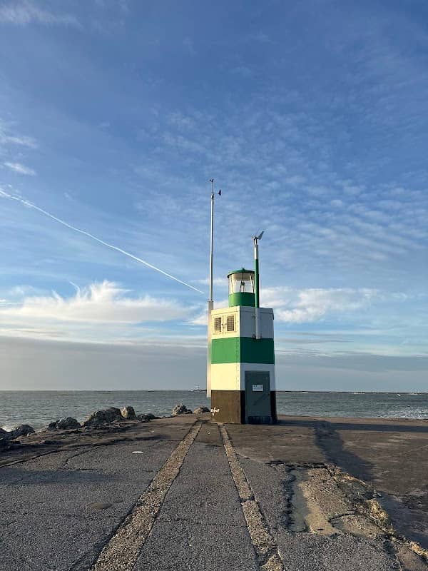 IJmuiden South Inner Pierhead Lighthouse - Image 2