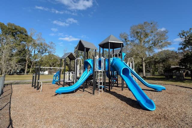 Walter Howard Park - Image 1