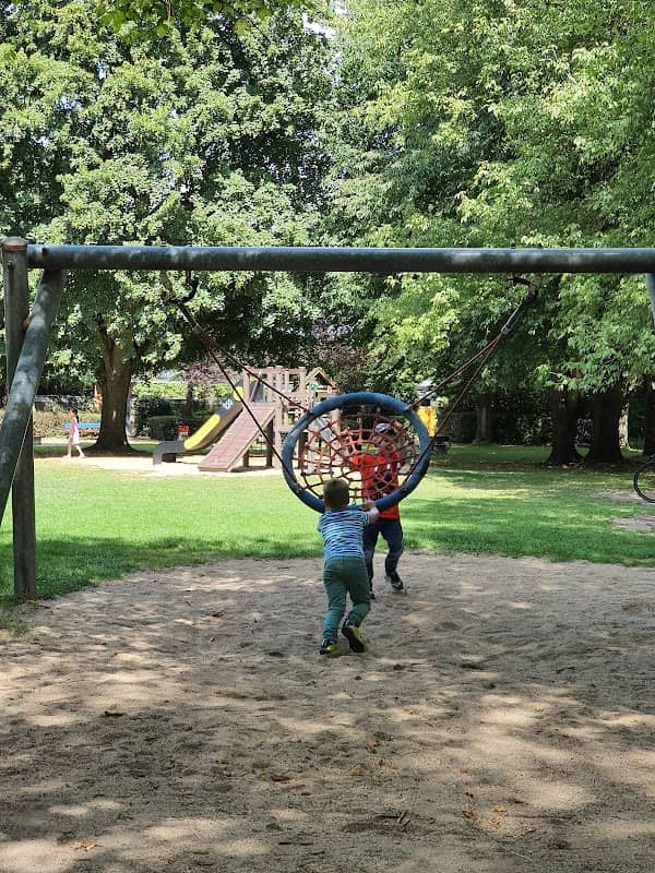 Burg Park - Image 2