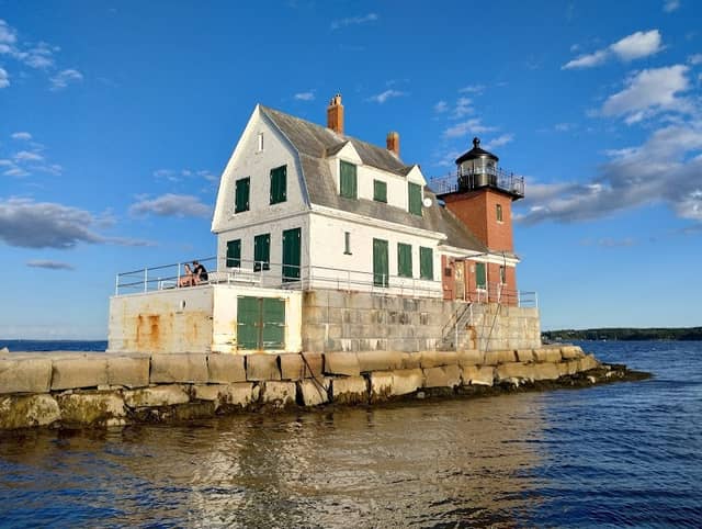 Rockland Breakwater Light parking - Image 2