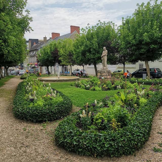 Square Peraudin - Image 1