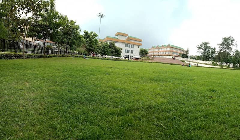 Students Park - Image 3