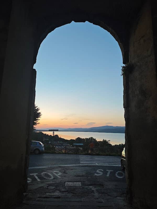 Arco - Image 1