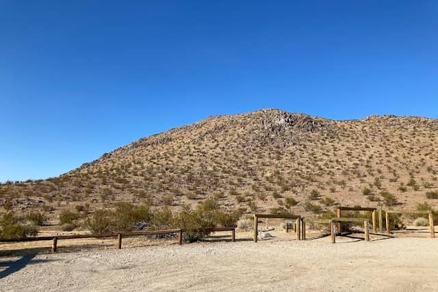Sunland Trailhead - Image 1