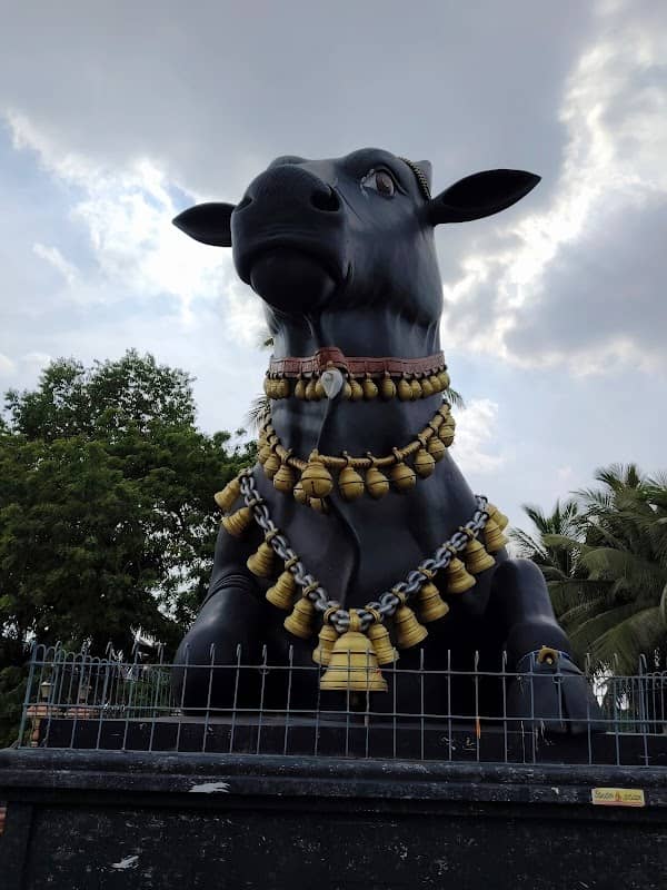 Nandi statue - Image 1