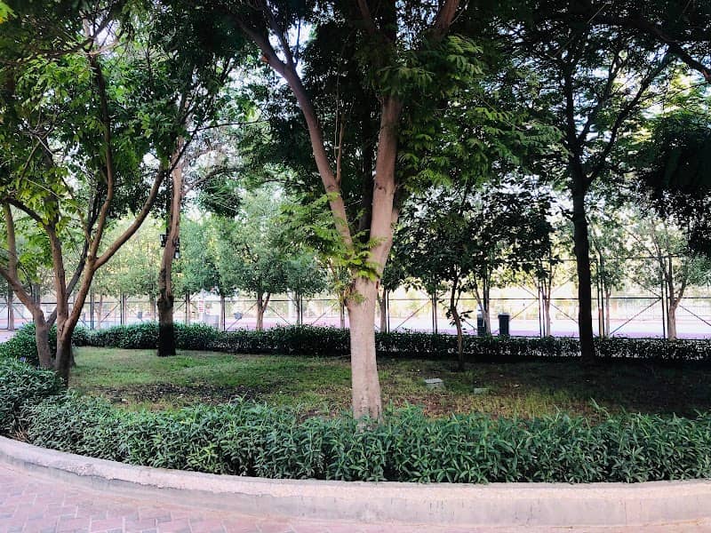 Triangular Park - Image 2