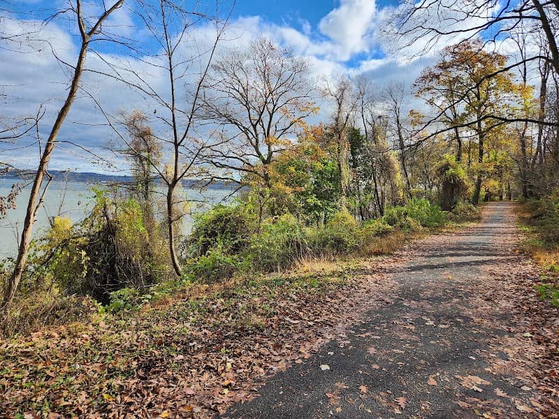 Hudson River Greenway Trailhead & Parking - Image 2