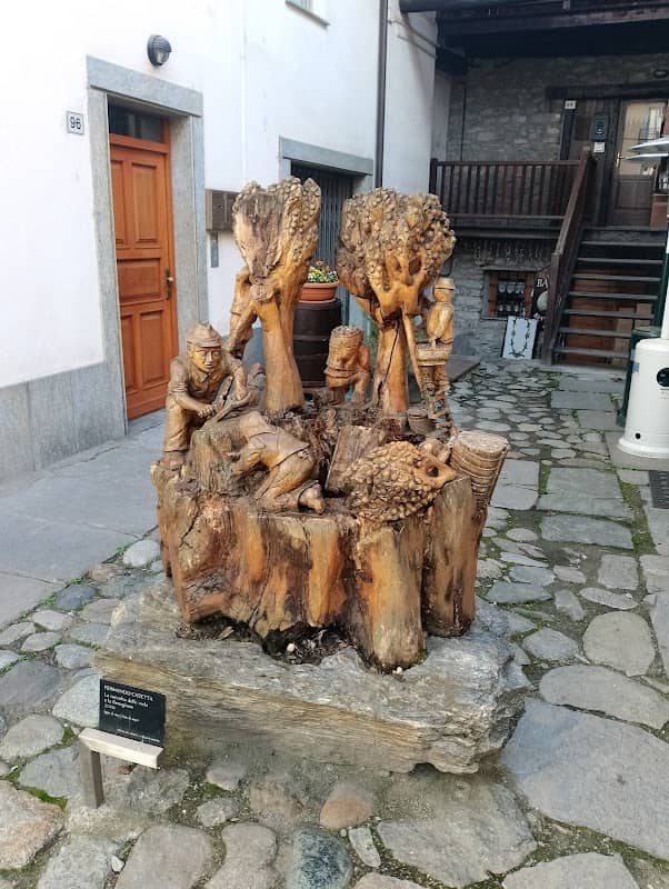 La raccolta delle mele e la fienagione - Image 1