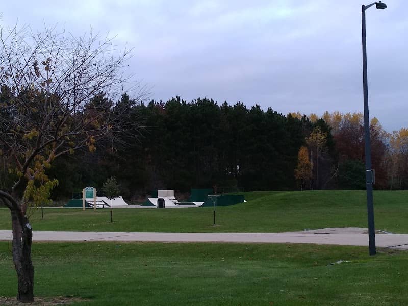 Swan Park - Image 1