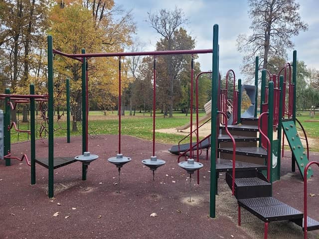 Hatten Park - Image 2