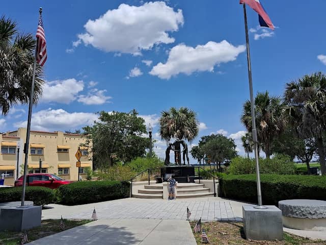 Kissimmee Lakefront Park - Image 1