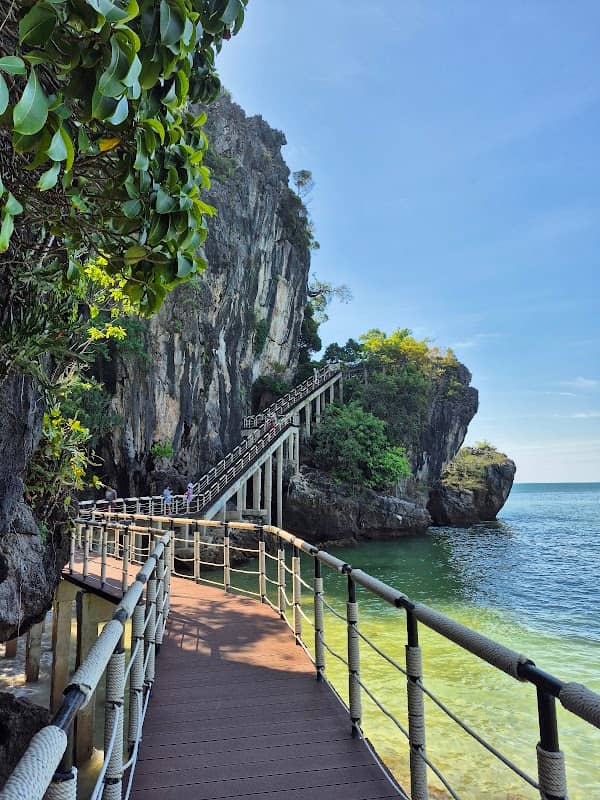 Bear Na Adventure Viewpoints - Image 1