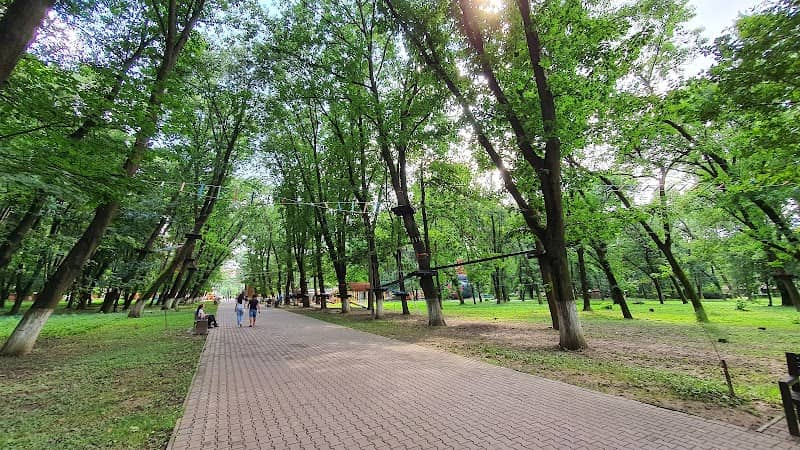 Bozdosh Park - Image 1