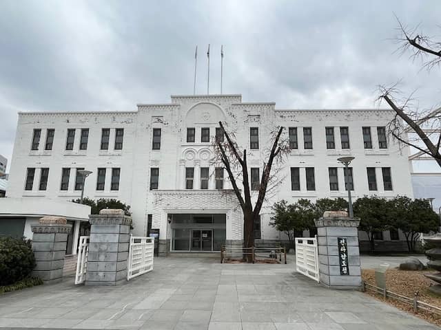 5.18 Democracy Square - Image 2