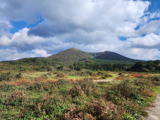 Keunnokkome Oreum - Image 1