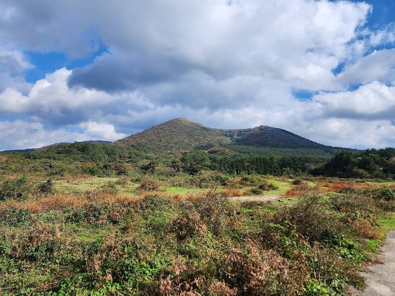 Keunnokkome Oreum - Image 1