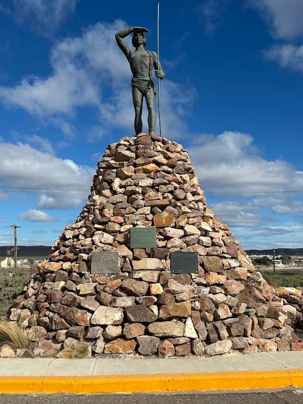 Monumento al Indio Tehuelche - Image 1