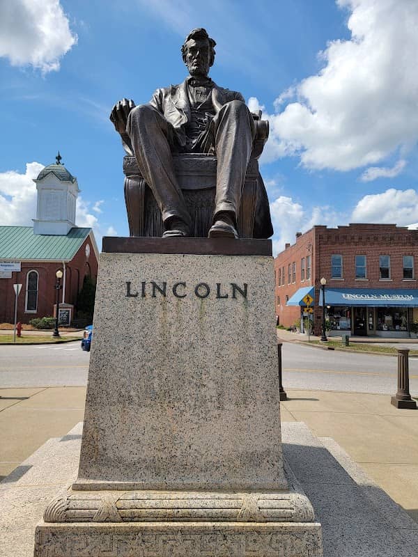 Statue Of Abraham Lincoln - Image 1