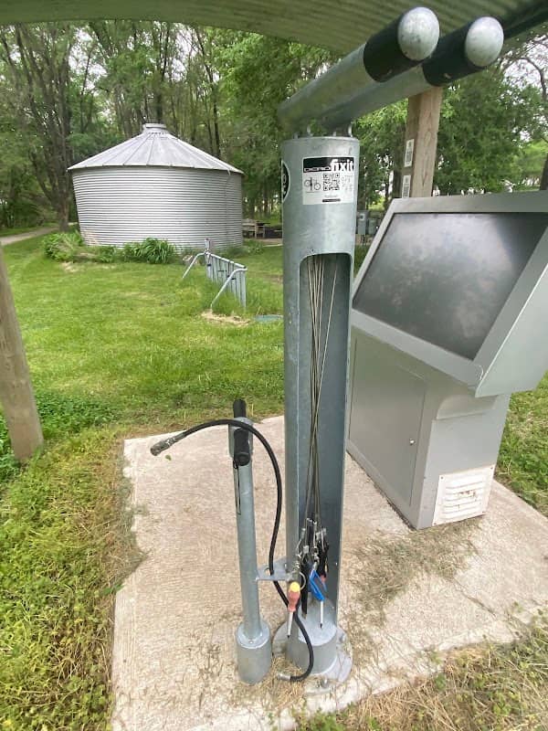 Bike repair stand & tools - Image 1