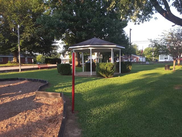Whittlers Park - Image 1