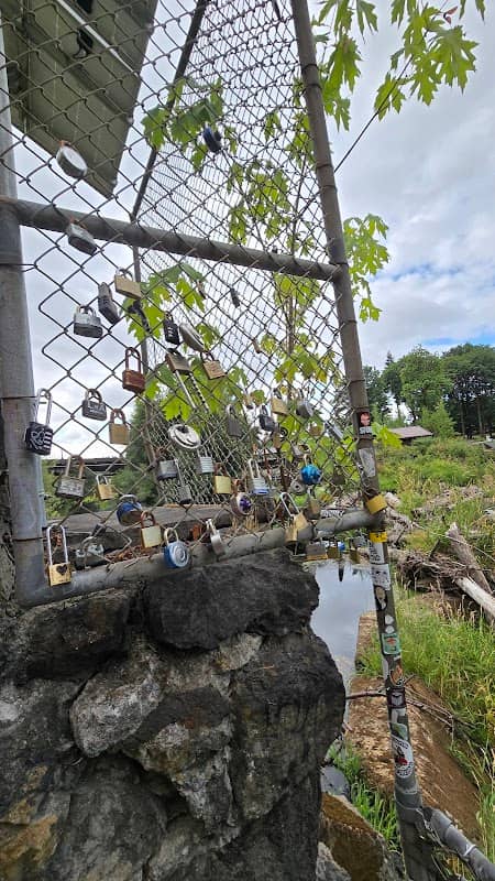 Tumwater Love Locks - Image 1