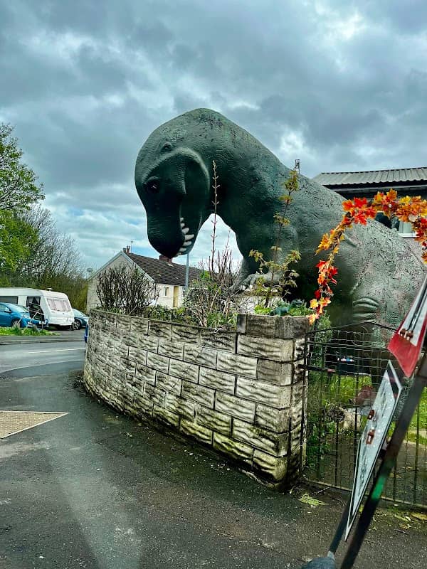 T-Rex Statue - Image 1