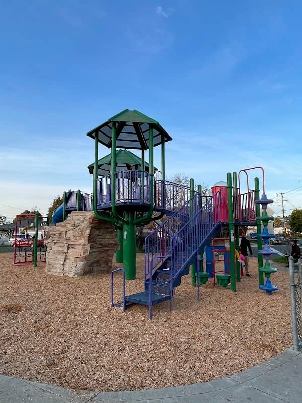 Solano Playlot - Image 1