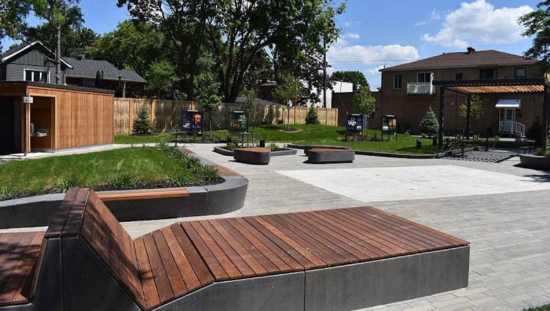 Parc du Village/Village Park - Image 1