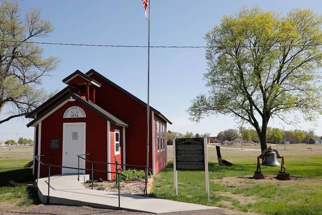 Little Red Schoolhouse - Image 1