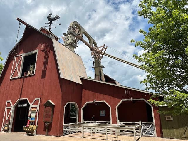 The Giant Barn Swing - Image 1