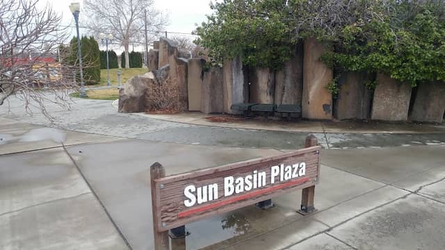 Sun Basin Plaza (Rock Park Plaza) - Image 1