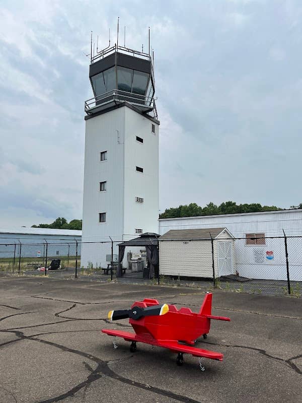 Manassas Airport Observation Area - Image 2