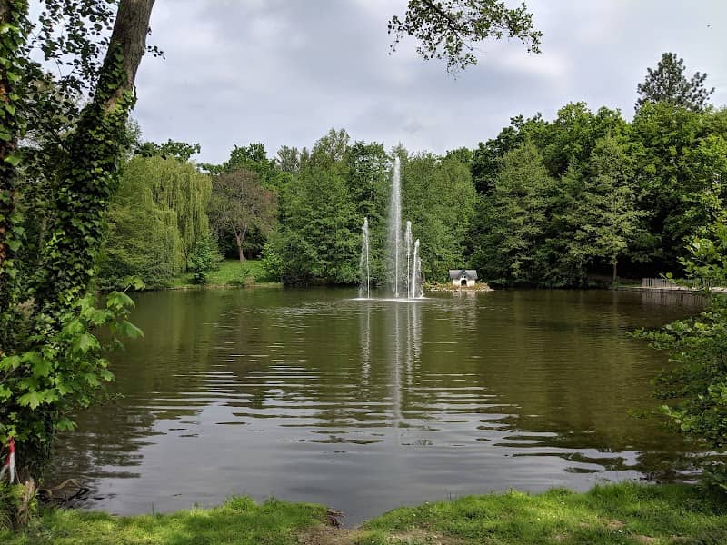 Victoria Park - Image 1