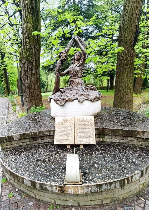 Bellissima Silvia - Image 2