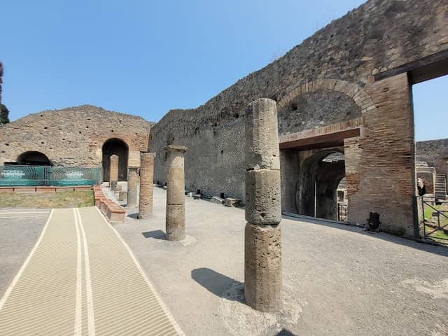 Quadriporticus of the theatres - Image 2