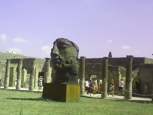 Quadriporticus of the theatres - Image 3