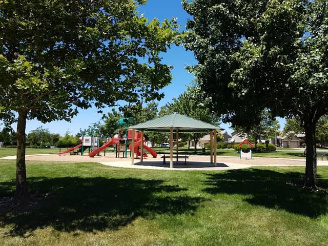 Perry Park - Image 3
